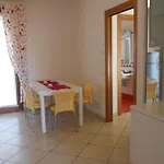 Family With Garden, Pool And Fireplace Appartement *