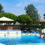 Family With Garden, Pool And Fireplace *