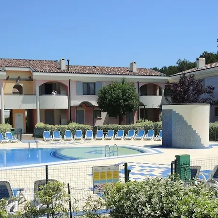 Διαμέρισμα Family With Garden And Pool *