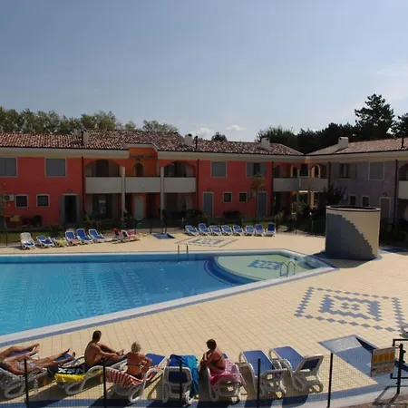 Family With Garden And Pool Bibione