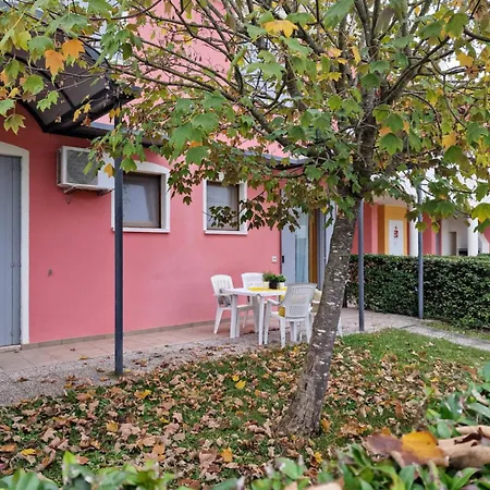 Διαμέρισμα Family With Garden And Pool *